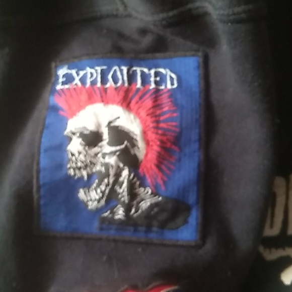 Boobs staring at my EyEz - Picture 5 of 12